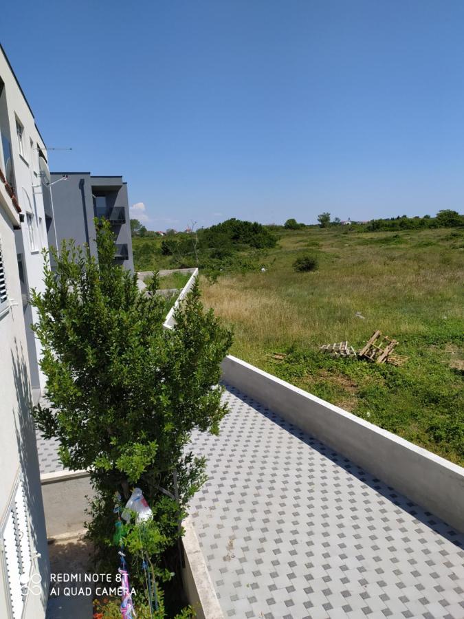 Apartman Joy Нин Экстерьер фото